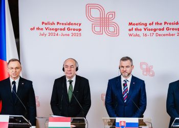 Zľava: Prezident Poľska Andrzej Duda, prezident Maďarska Tamás Sulyok, prezident Slovenska Peter Pellegrini a prezident Česka Petr Pavel počas tlačovej konerencie po samite prezidentov štátov Vyšehradskej štvorky (V4) v poľskom meste Wisla. Wisla, Poľsko, 16. december 2024. Foto: SITA/Kancelária prezidenta