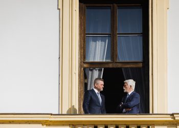 Zľava: Prezident SR Peter Pellegrini a prezident ČR Petr Pavel počas stretnutia na zámku Slavkov pri Brne pri príležitosti okrúhleho 10. výročia podpísania Slavkovskej deklarácie. Brno, 5. marec 2025. Foto: SITA/Kancelária prezidenta