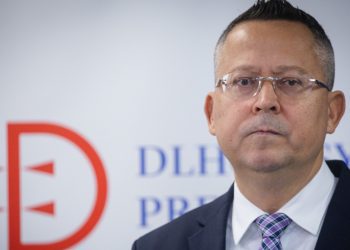 Minister financií SR Ladislav Kamenický počas brífingu Ministerstva financií SR na tému: Dlhopisy pre ľudí - oznámenie o stanovení úrokových výnosov. Bratislava, 10. február 2025. Foto: SITA/Diana Černáková