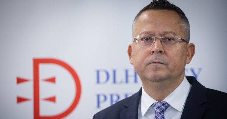 Minister financií SR Ladislav Kamenický počas brífingu Ministerstva financií SR na tému: Dlhopisy pre ľudí - oznámenie o stanovení úrokových výnosov. Bratislava, 10. február 2025. Foto: SITA/Diana Černáková