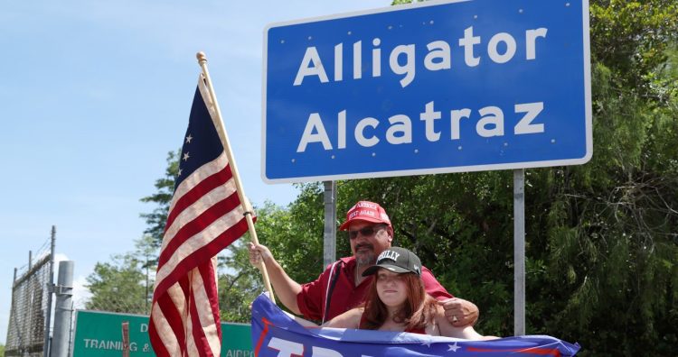 Trump supporters are seen in front of "Alligator Alcatraz"
Florida Lawmakers Tour Trump Administration's "Alligator Alcatraz" - Ochopee, FL, USA - 12 Jul 2025 - 12 Jul 2025,Image: 1021459557, License: Rights-managed, Restrictions: , Model Release: no, Credit line: Dax Tamargo / Shutterstock Editorial / Profimedia