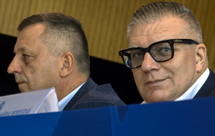 Sprava: Prezident SFZ Ján Kováčik a generálny sekretár SFZ Peter Palenčík. Foto: SITA/Milan Illík