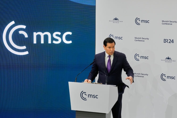 Ministr zahraničí Spojených států Marco Rubio (na snímku) hovoří během letošní bezpečnostní konference v Mnichově v Německu. FOTO: SITA/AP Photo/Michael Probst