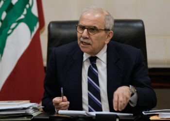 Podľa libanonského premiéra Nawafa Saláma teroristi z Hizballáhu vtiahli jeho krajinu do vojny medzi Iránom a Izraelom, hoci Libanon sa do nej nechcel zapojiť. FOTO: SITA/AP Photo/Bilal Hussein)