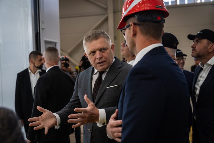 Predseda vlády SR Robert Fico. Počas jeho vlády sa zadlžovanie Slovenska výrazne zrýchlilo. Foto: SITA/Úrad vlády SR