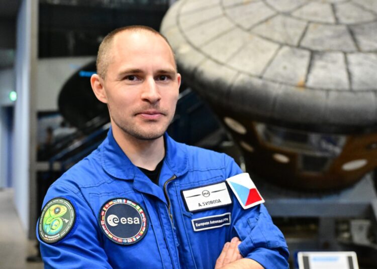 Armádní pilot a člen záložního týmu astronautů Aleš Svoboda v Evropském středisku pro výzkum a technologie vesmíru (ESTEC), které je největším zařízením Evropské kosmické agentury (ESA), 22. dubna 2026, Noordwijk, Nizozemsko.,Image: 1097101158, License: Rights-managed, Restrictions: , Model Release: no  , Credit line: ČTK / Šálek Václav