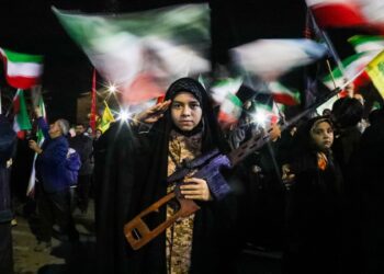 Íránští stoupenci vlády se účastní demonstrace 3. dubna 2026. Foto: Iranian Supreme Leader'S Office / Zuma Press / Profimedia