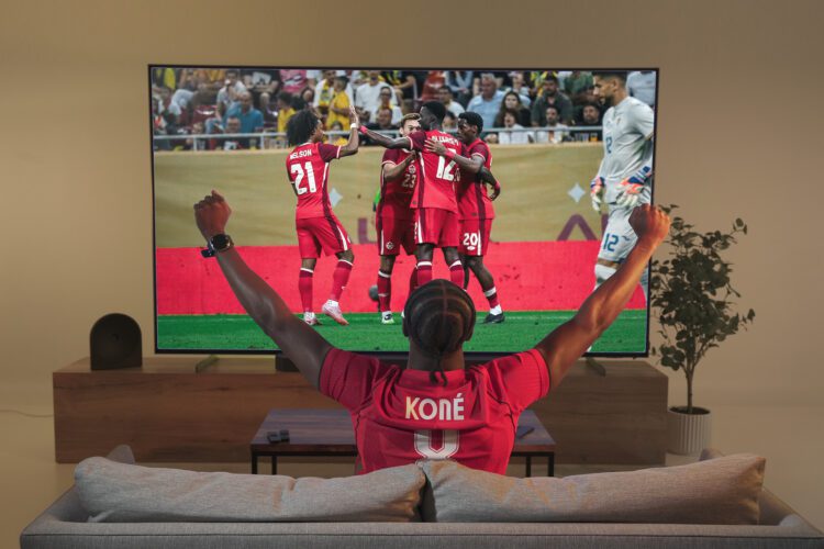 Moderné televízory ponúkajú stále viac aplikácií, zábavných prvkov a možností spolupráce s umelou inteligenciou. ILUSTRAČNÉ FOTO: SITA/Samsung