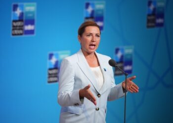 Dánska premiérka Mette Frederiksenová patrí medzi európskych lídrov, ktorí dlhodobo presadzujú výrazné posilnenie obranyschopnosti členských štátov NATO, vyššie výdavky na obranu a lepšiu pripravenosť Európy čeliť rastúcim bezpečnostným hrozbám. FOTO: SITA/AP Photo/Emrah Gurel