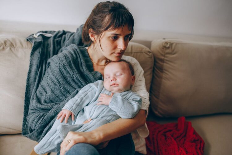 Vztah matky a dítěte má svá úskalí od začátku. Ilustrační foto: Pexels - Helena Lopes