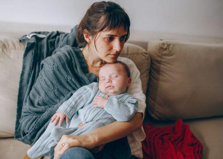 Vztah matky a dítěte má svá úskalí od začátku. Ilustrační foto: Pexels - Helena Lopes