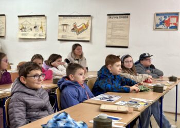 Žiaci zo Slovenska sa v medzinárodnom testovaní PISA v niektorých kategóriách dostali nad priemer OECD. ILUSTRAČNÉ FOTO: SITA/Mesto Banská Bystrica