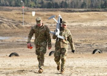 Americký protidronový systém Merops počas testovania v poľskej Nowej Dębe. Poľsko a Rumunsko ho nasadili na obranu proti ruským dronom. FOTO: SITA/AP/Czarek Sokolowski