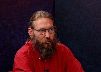 Zdeněk Vermouzek ve studiu Téma.21.